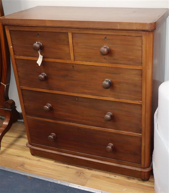 A Victorian mahogany chest of drawers W.100cm